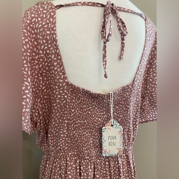 Plus Dress - Picture 3 of 5